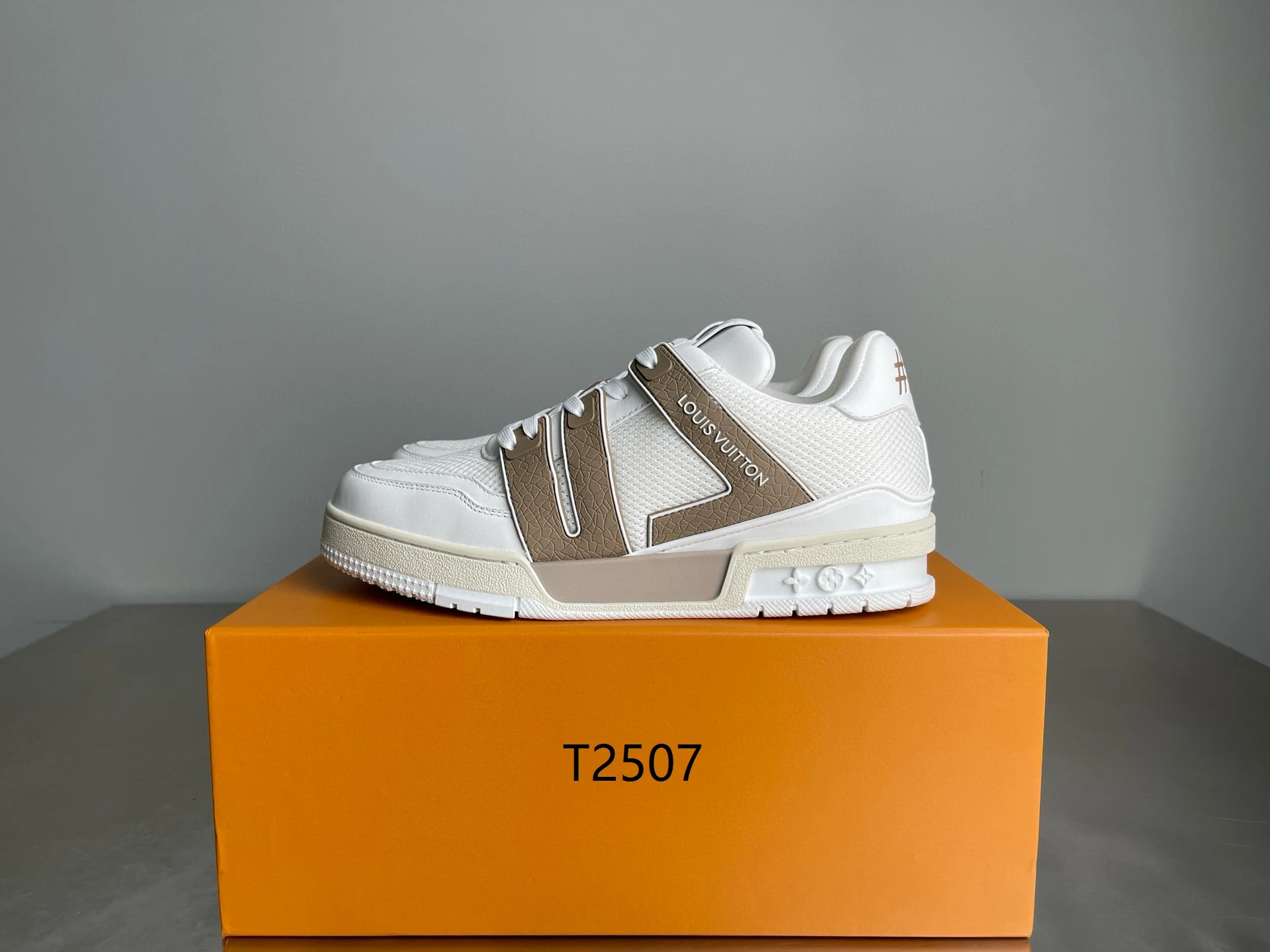 LV shoes 38-46 h0809